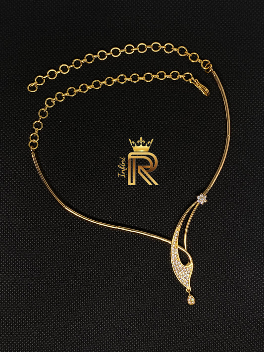 Elegant Diamond fashion choker