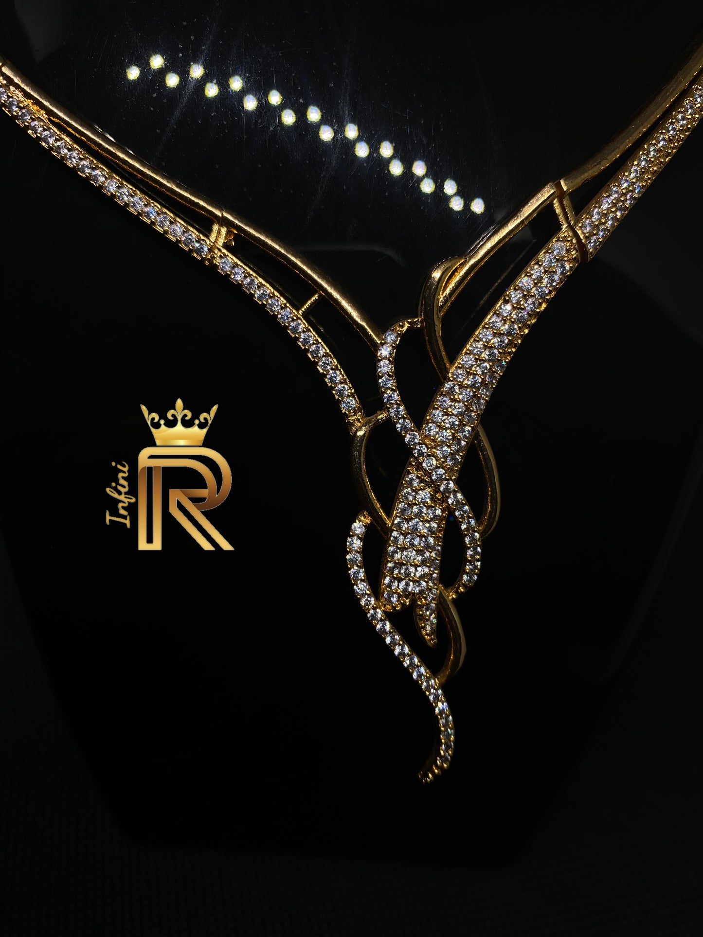 Diamond Swirl design modern fashion choker