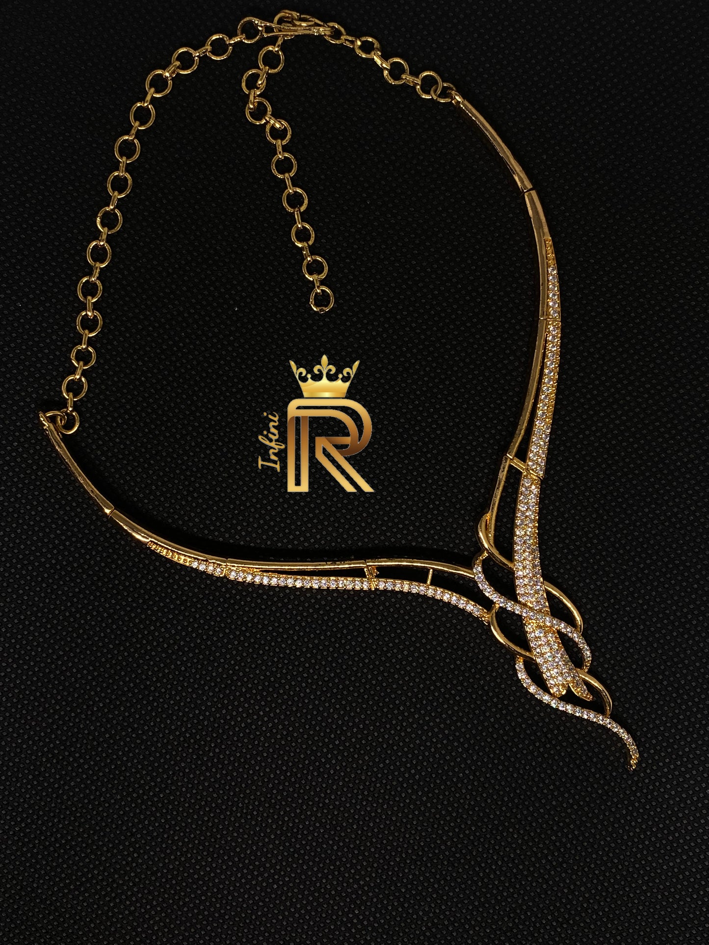 Diamond Swirl design modern fashion choker